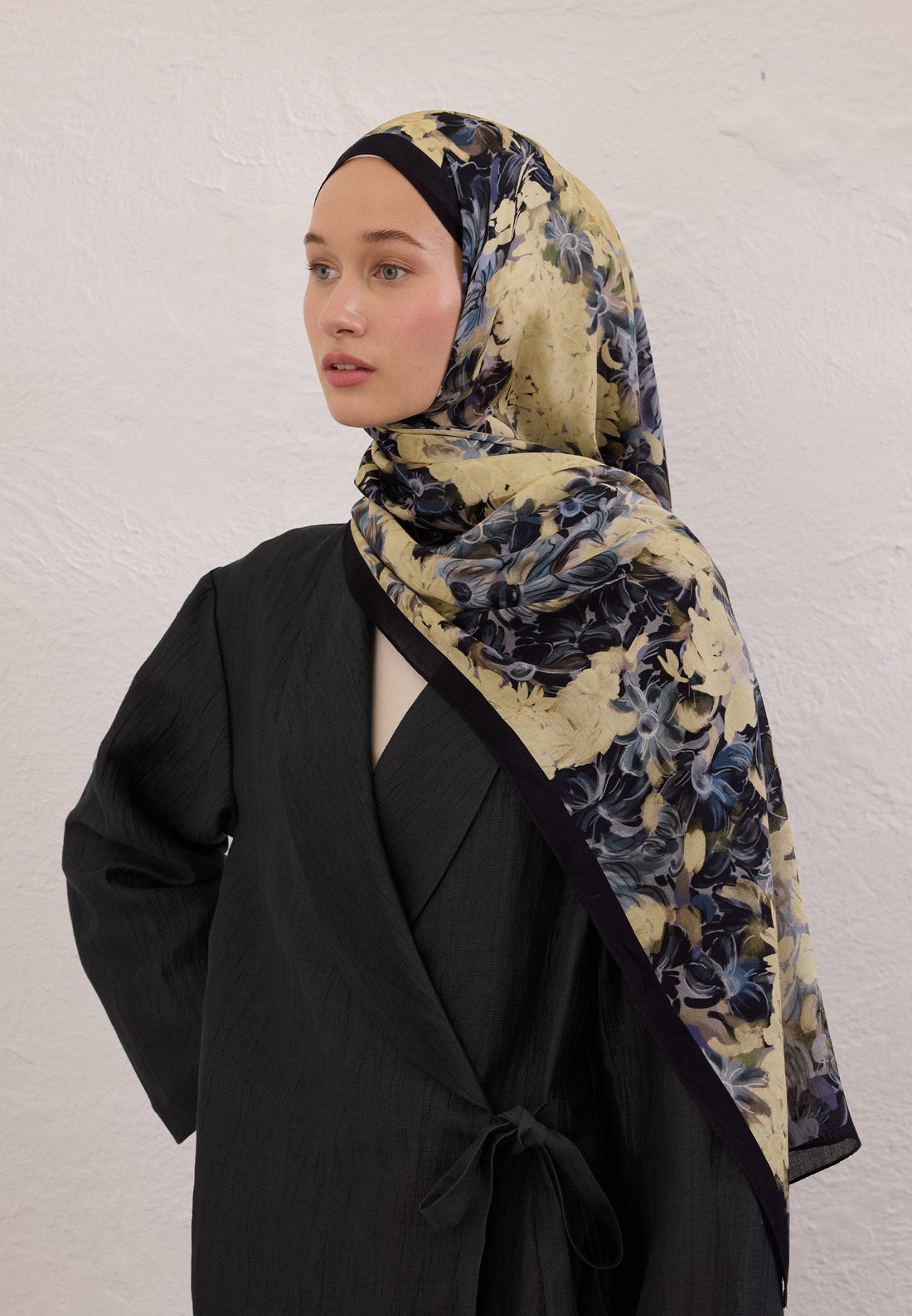 FreshScarfs Rami Hijab Summer Bloom Lacivert