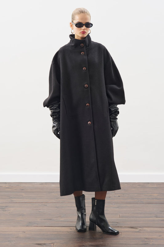 Manuka Gaia Mantel Schwarz