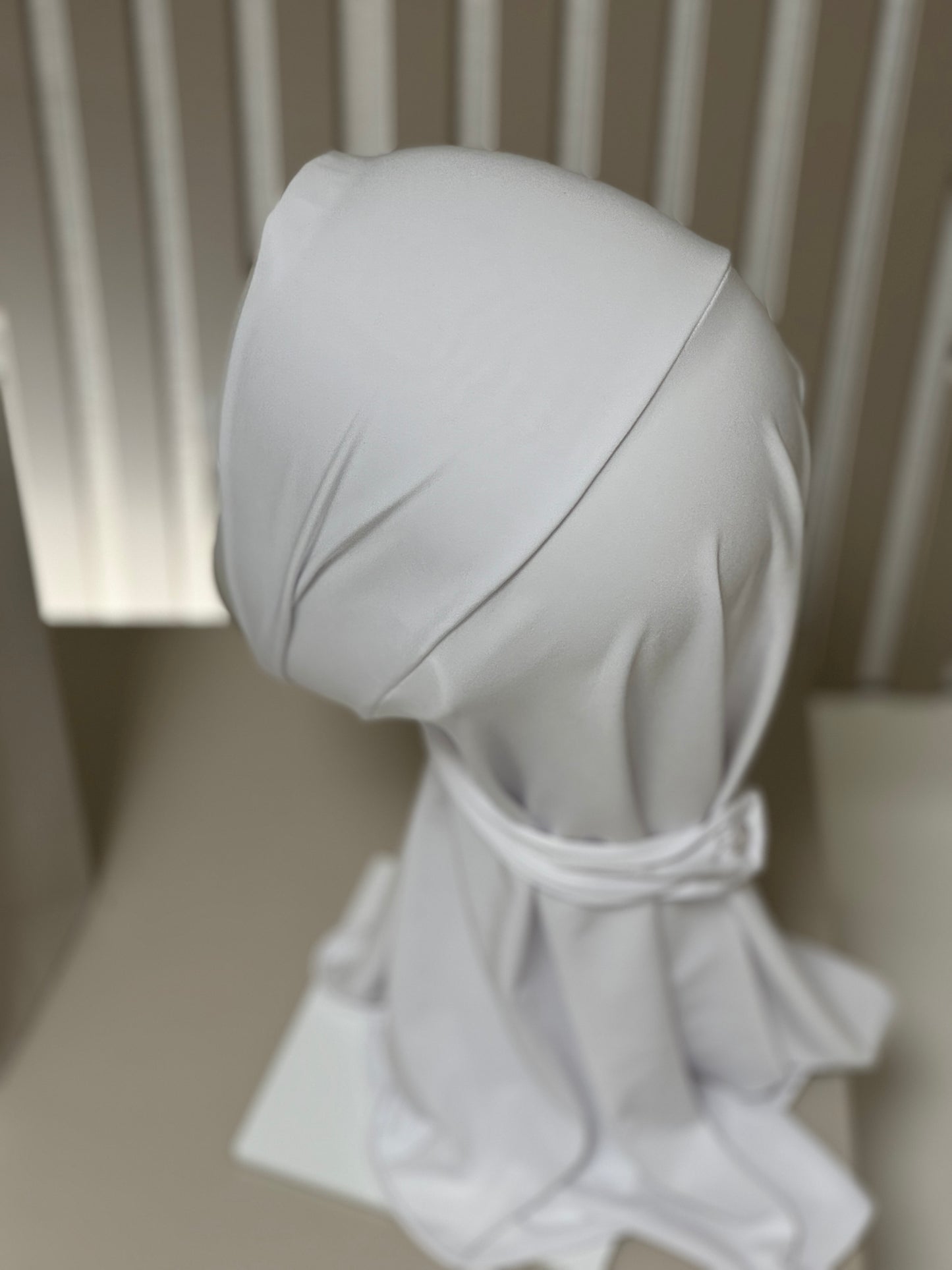 Fertigkopftuch Liquid Jersey mit Knöpfen Weiss