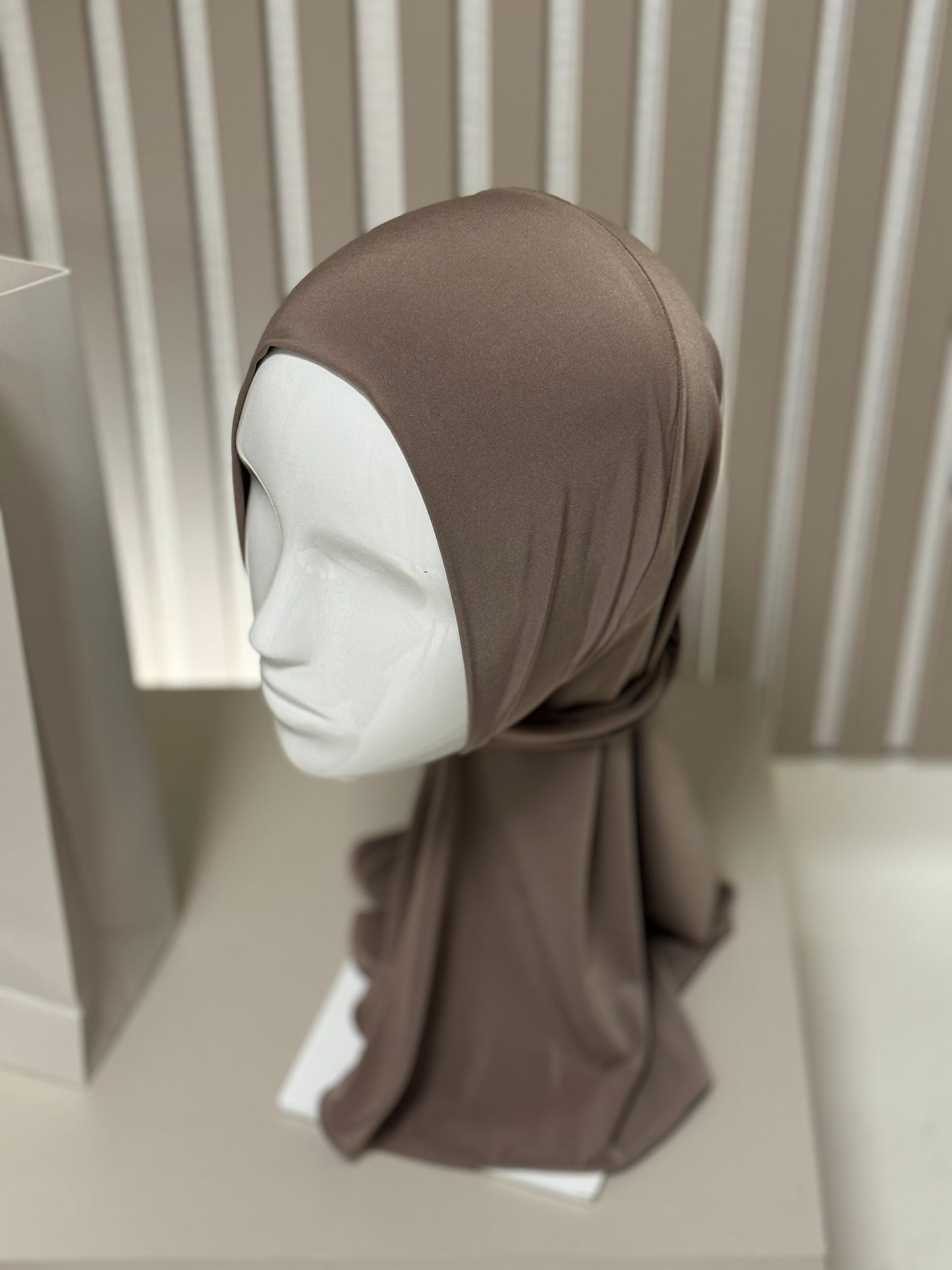 Fertigkopftuch Liquid Jersey mit Knöpfen Taupe