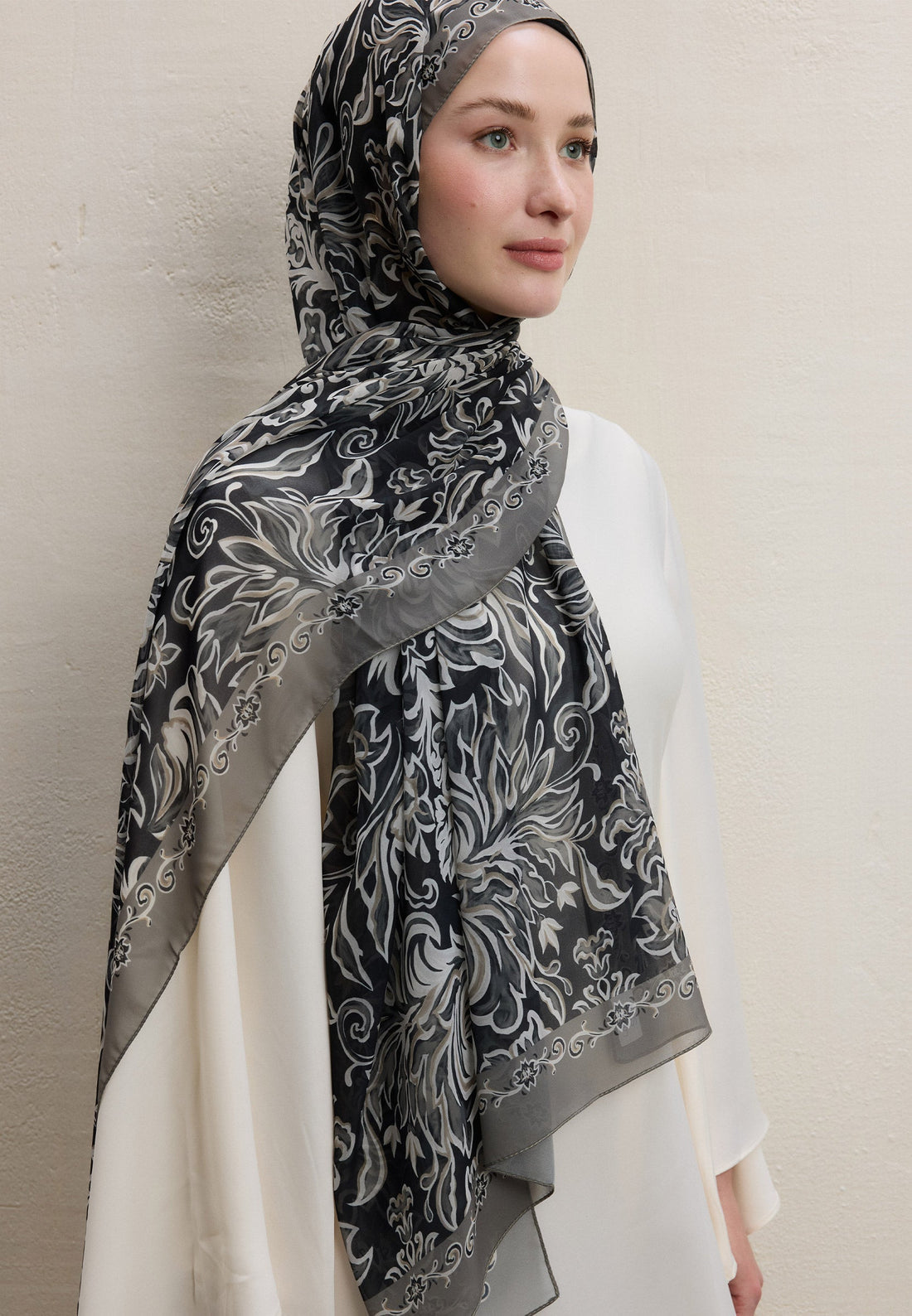 FreshScarfs Laura Schal Schwarz