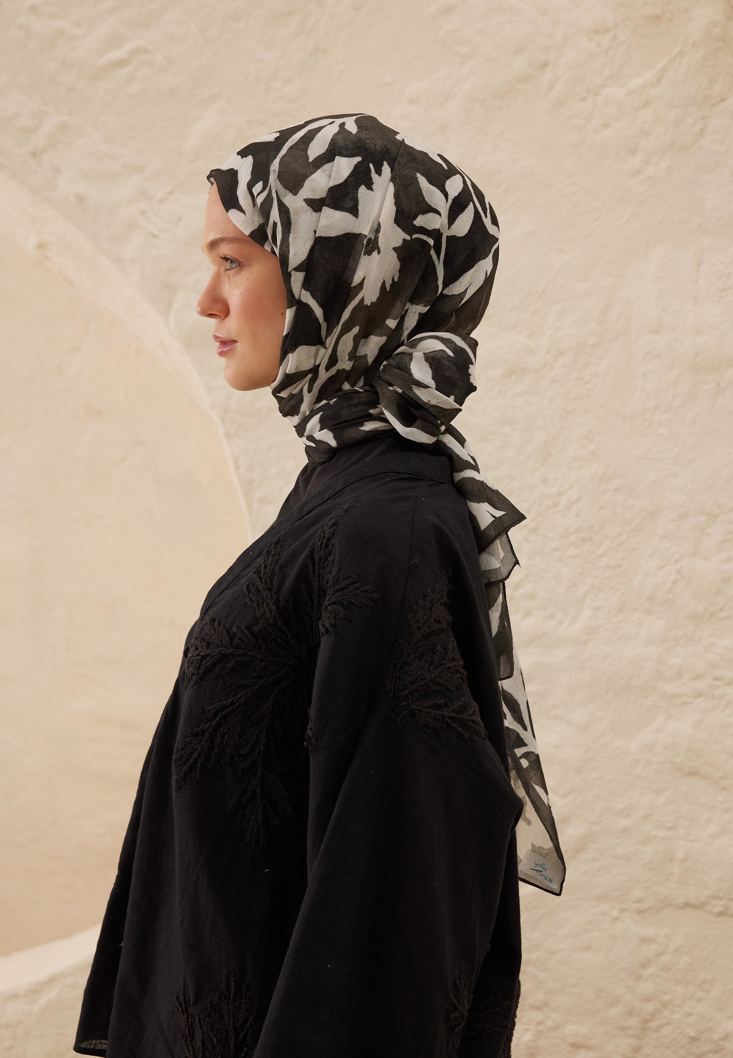 FreshScarfs Rami Hijab petunia desen siyah