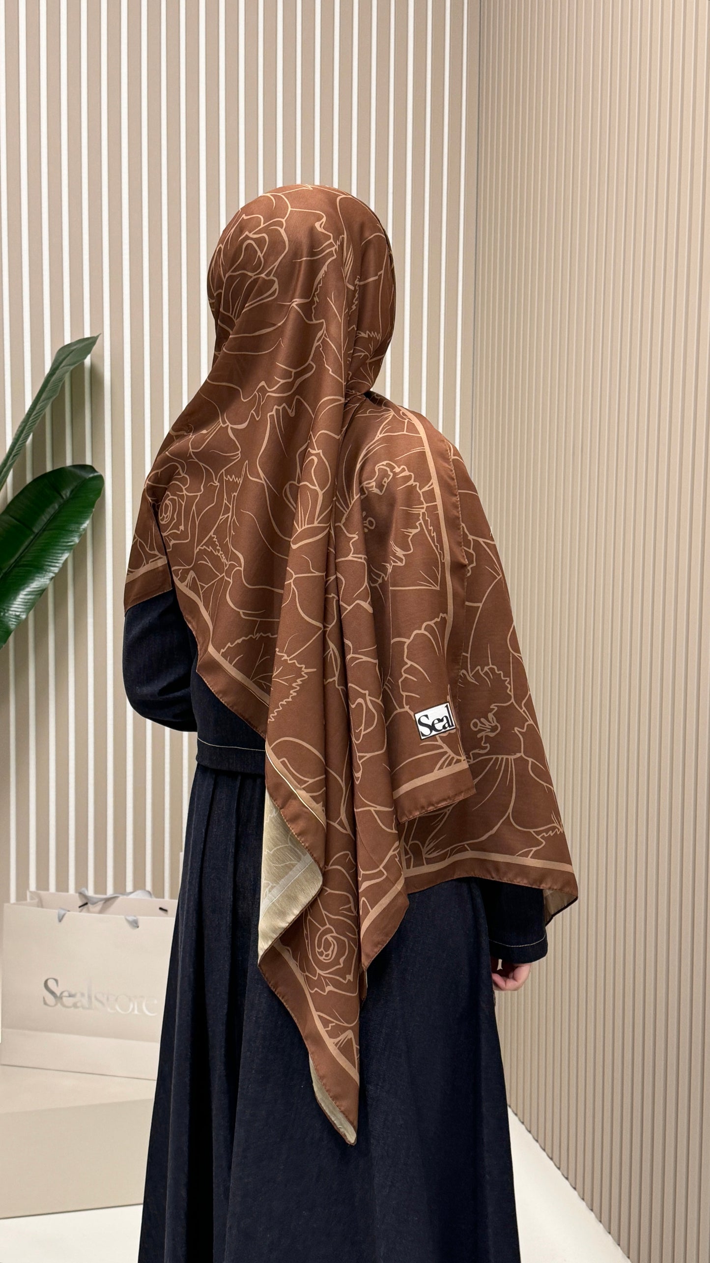 FLOWER Soft Vual Schal Braun