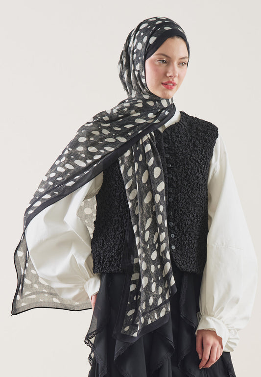 FreshScarfs Rami Hijab Wild Flawn Desen Siyah