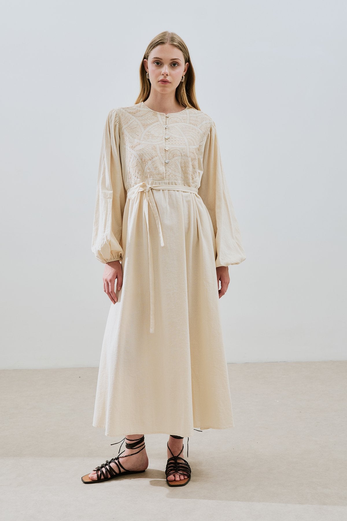 Manuka DOKULU NAKIŞ DETAYLI ELBİSE NATURAL Kleid