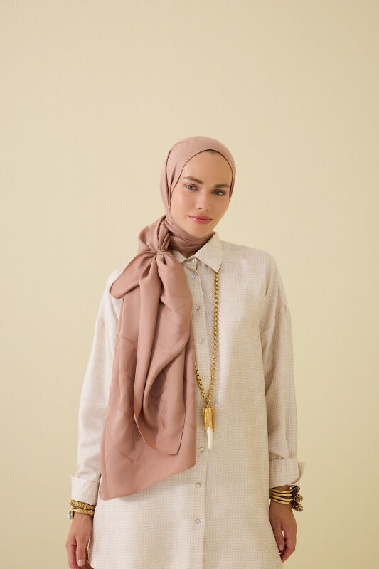 IMANNOOR Iman Baklava Ramy Jakar Schal