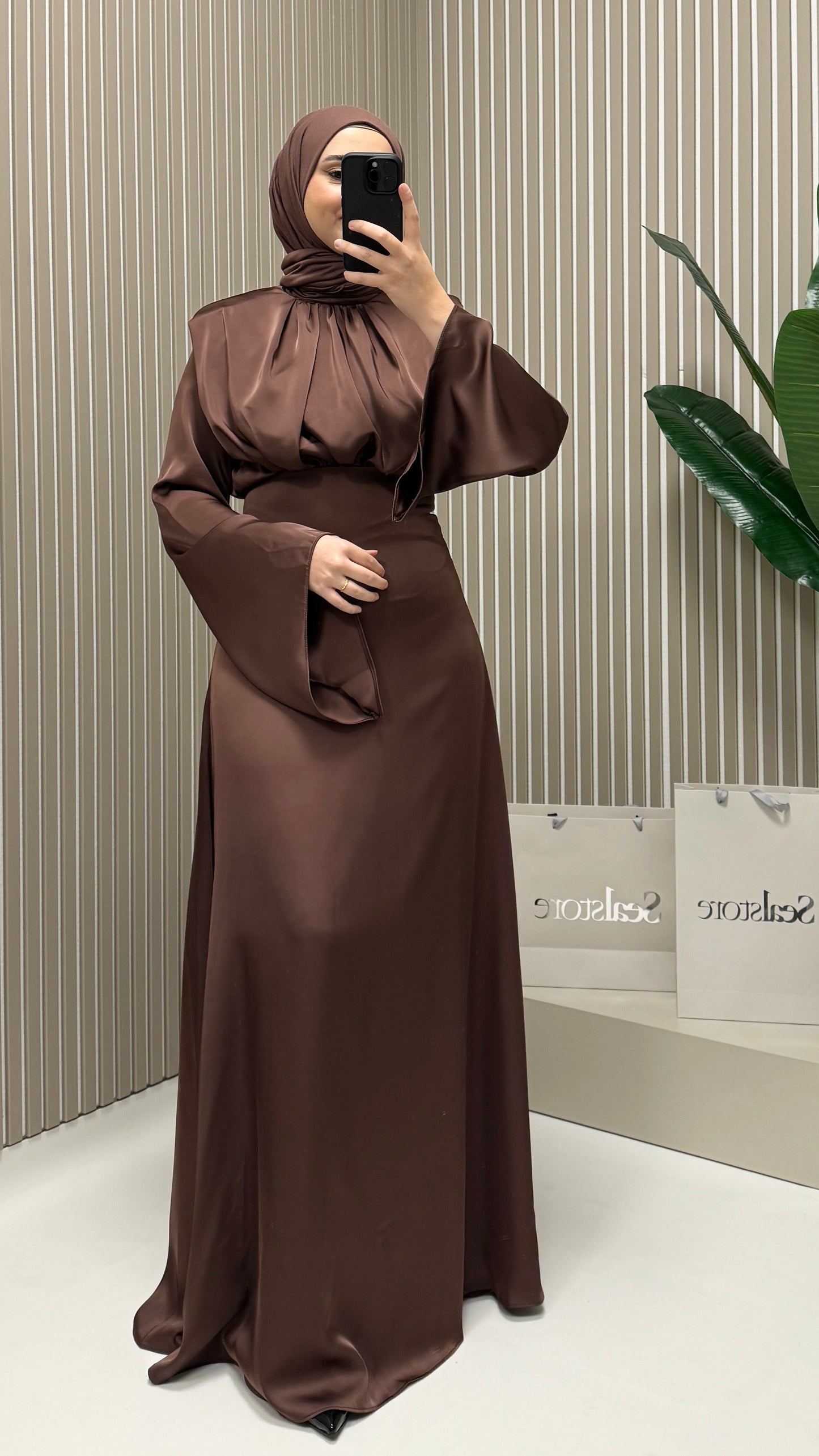 Satin Abendkleid mit weiten Ärmeln Braun