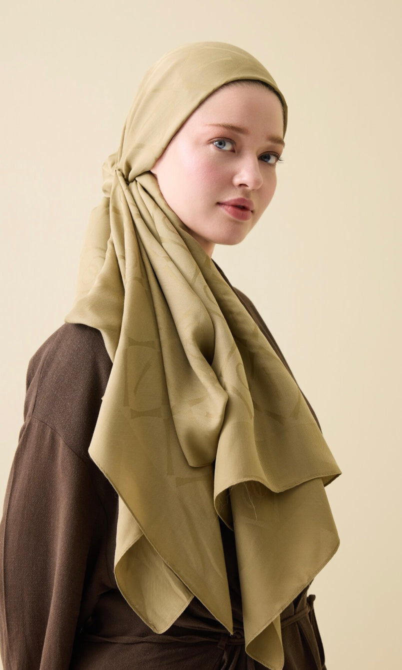 IMANNOOR Iman Baklava Ramy Jakar Schal