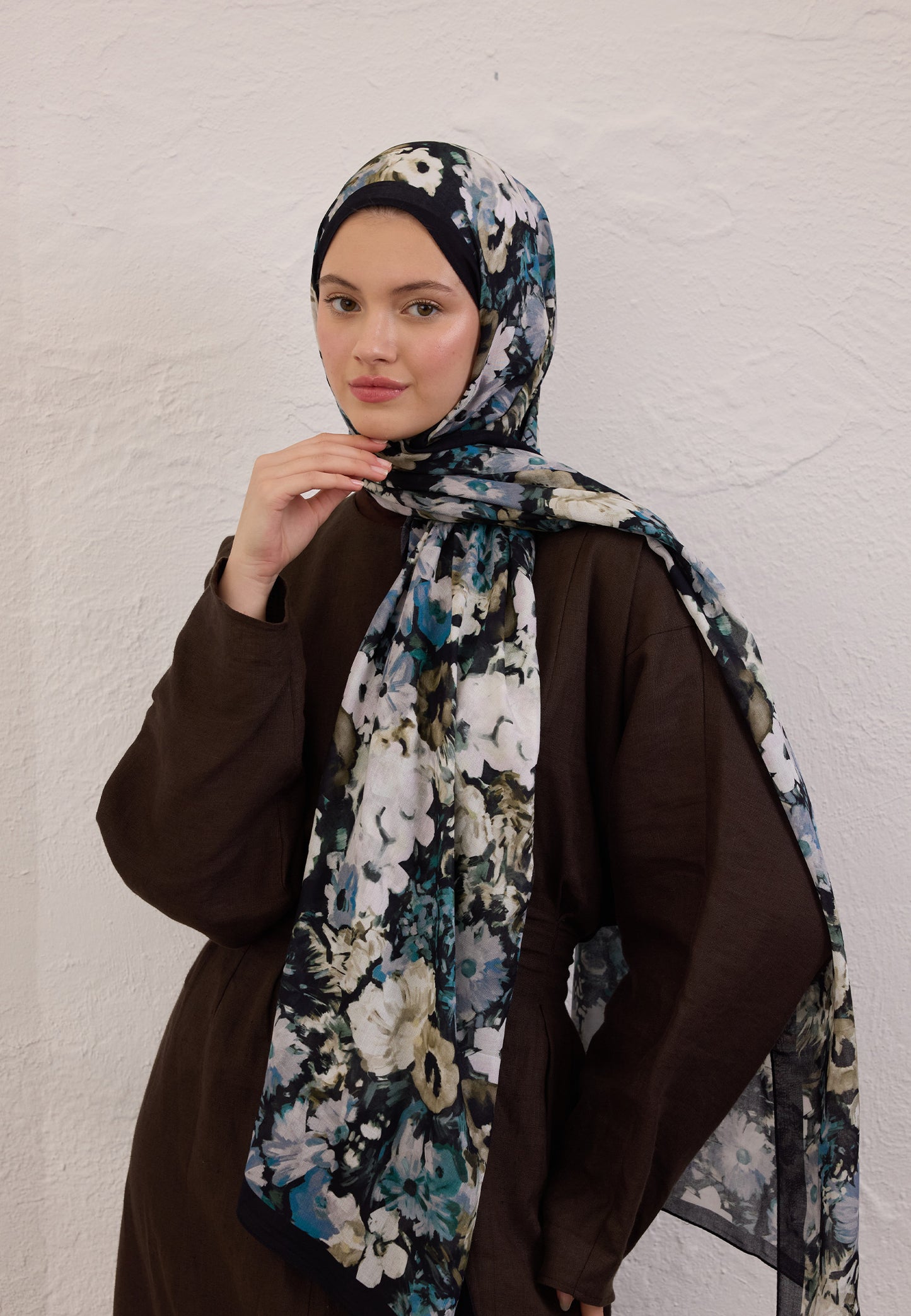 FreshScarfs Rami Hijab beauty blossom siyah