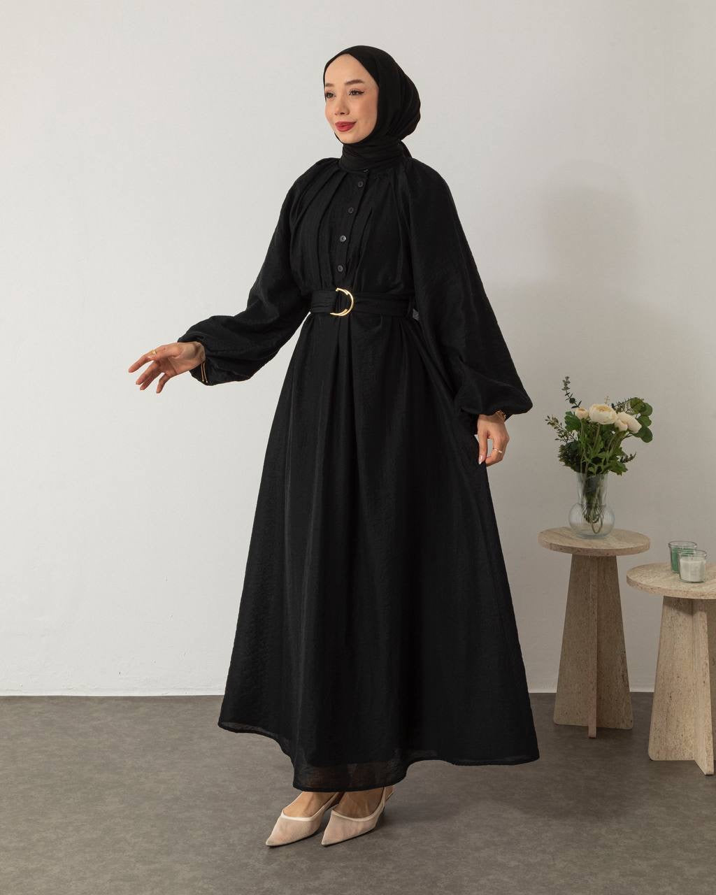 Kleid mit goldenem Gürteldetail 6403