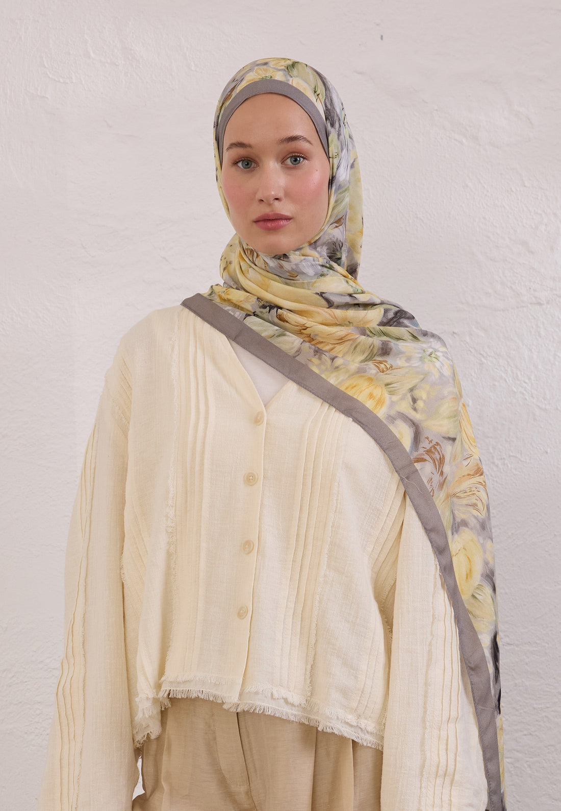 FreshScarfs Rami Hijab Flora Füme