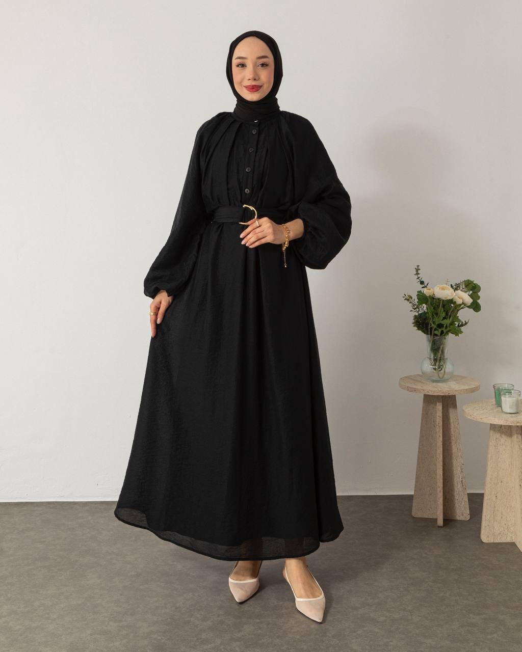 Kleid mit goldenem Gürteldetail 6403