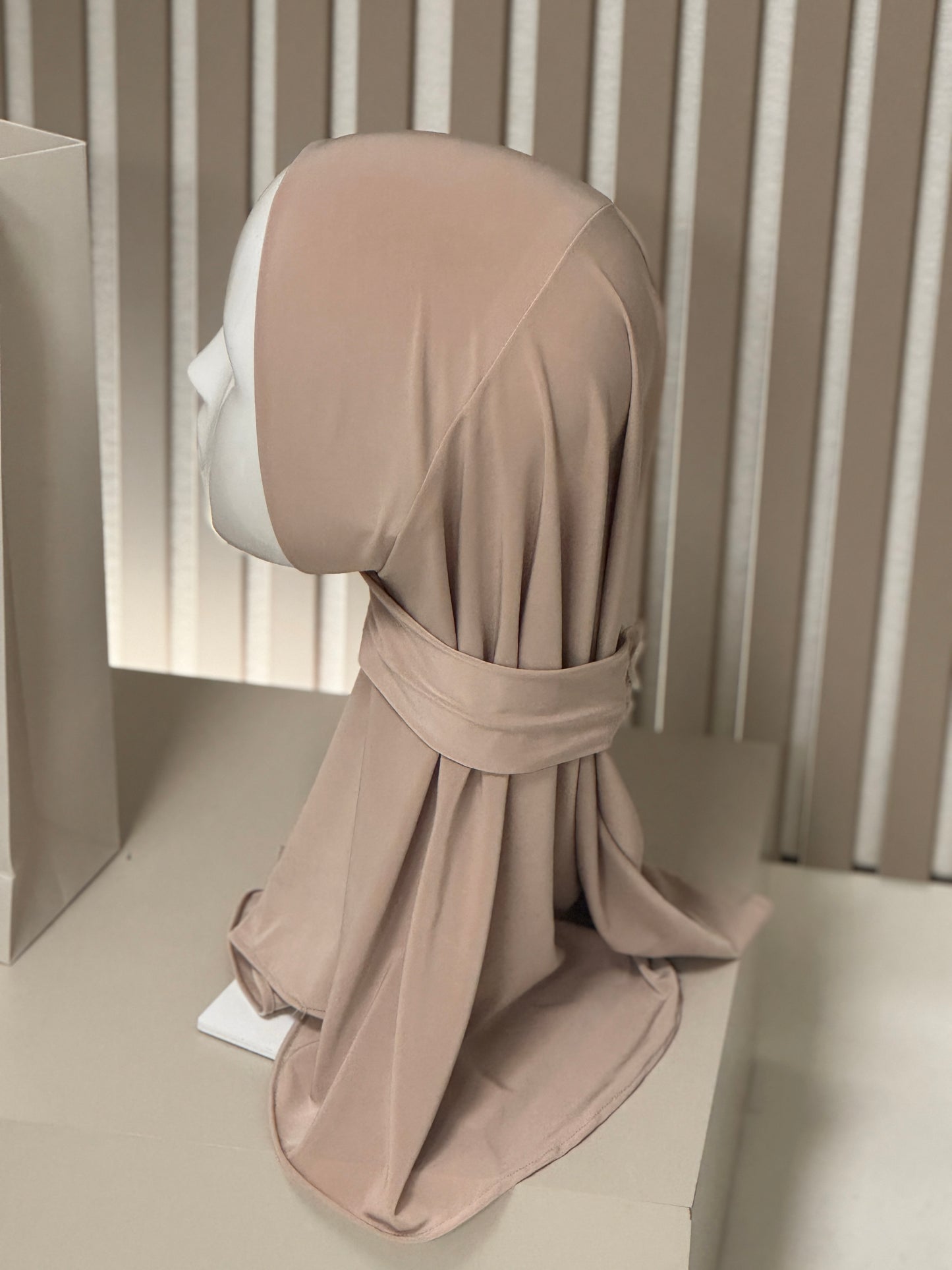 Fertigkopftuch Liquid Jersey mit Knöpfen Beige