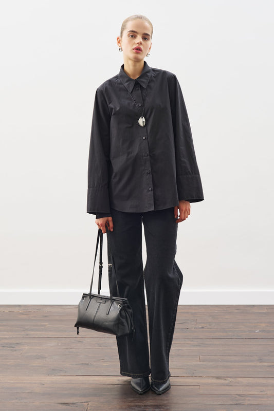 Manuka Hemd mit weitem Kragen Schwarz