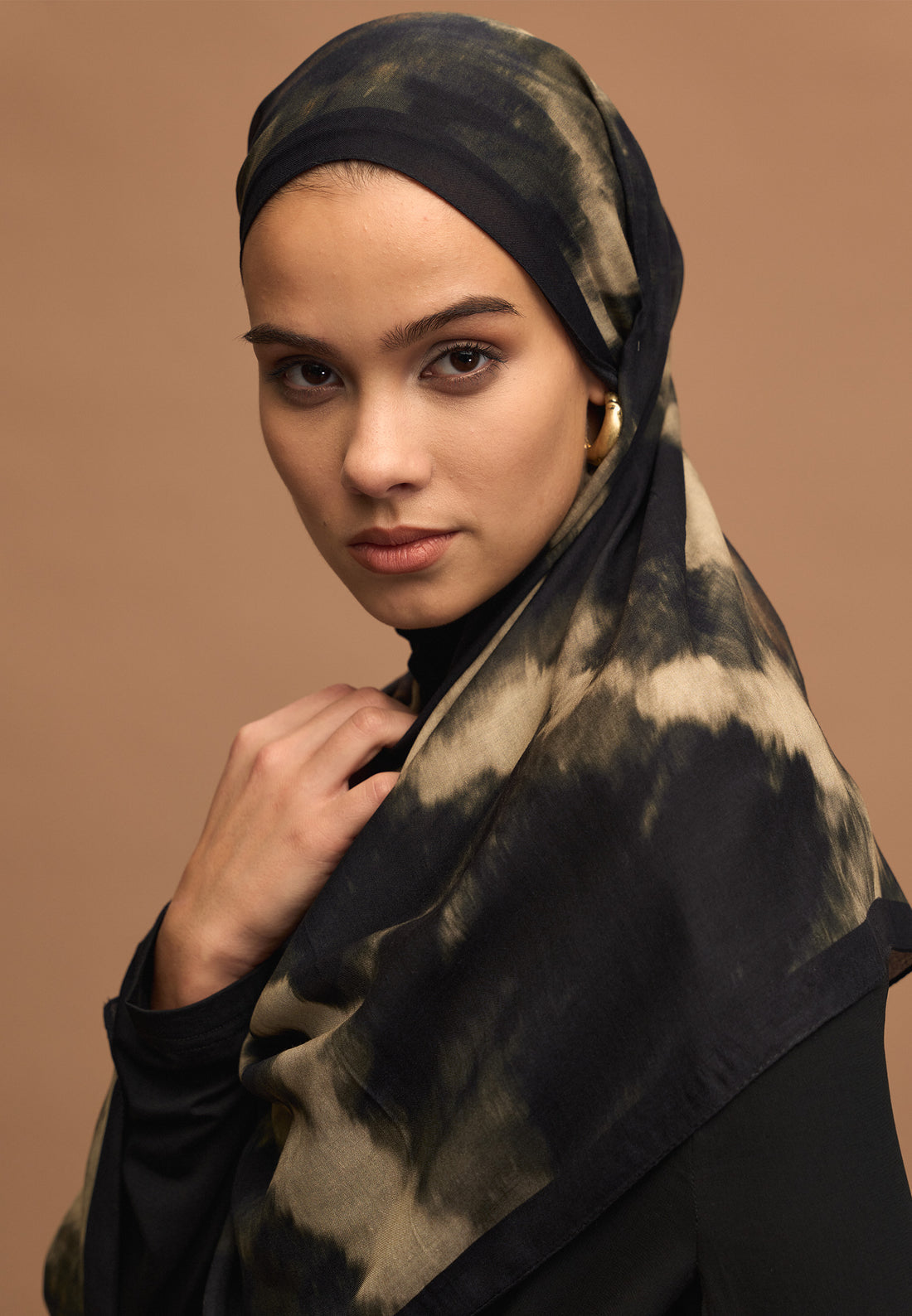 FreshScarfs Rami Hijab Batik Schwarz