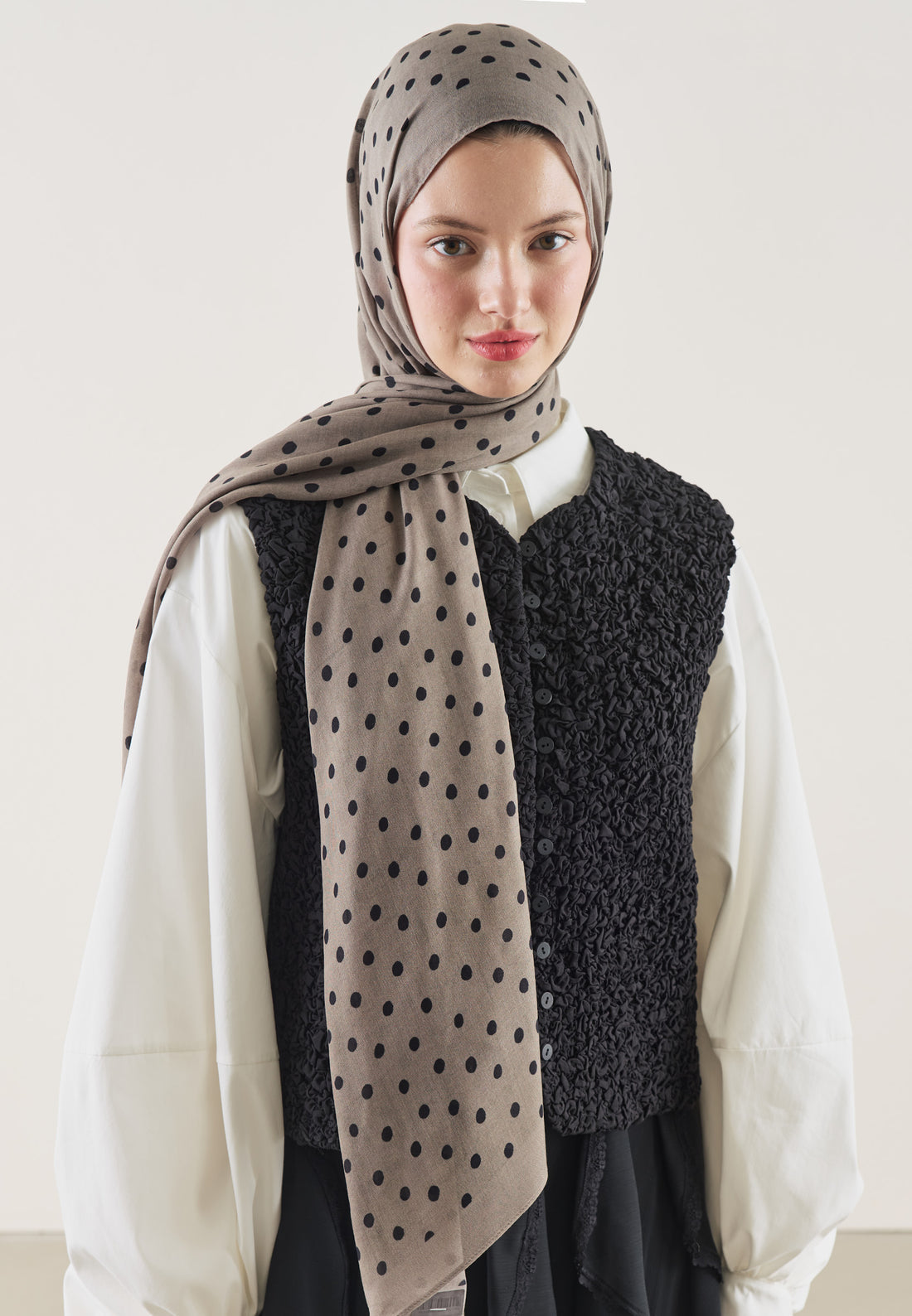 FreshScarfs Rami Hijab Small Polka Dots Vizon