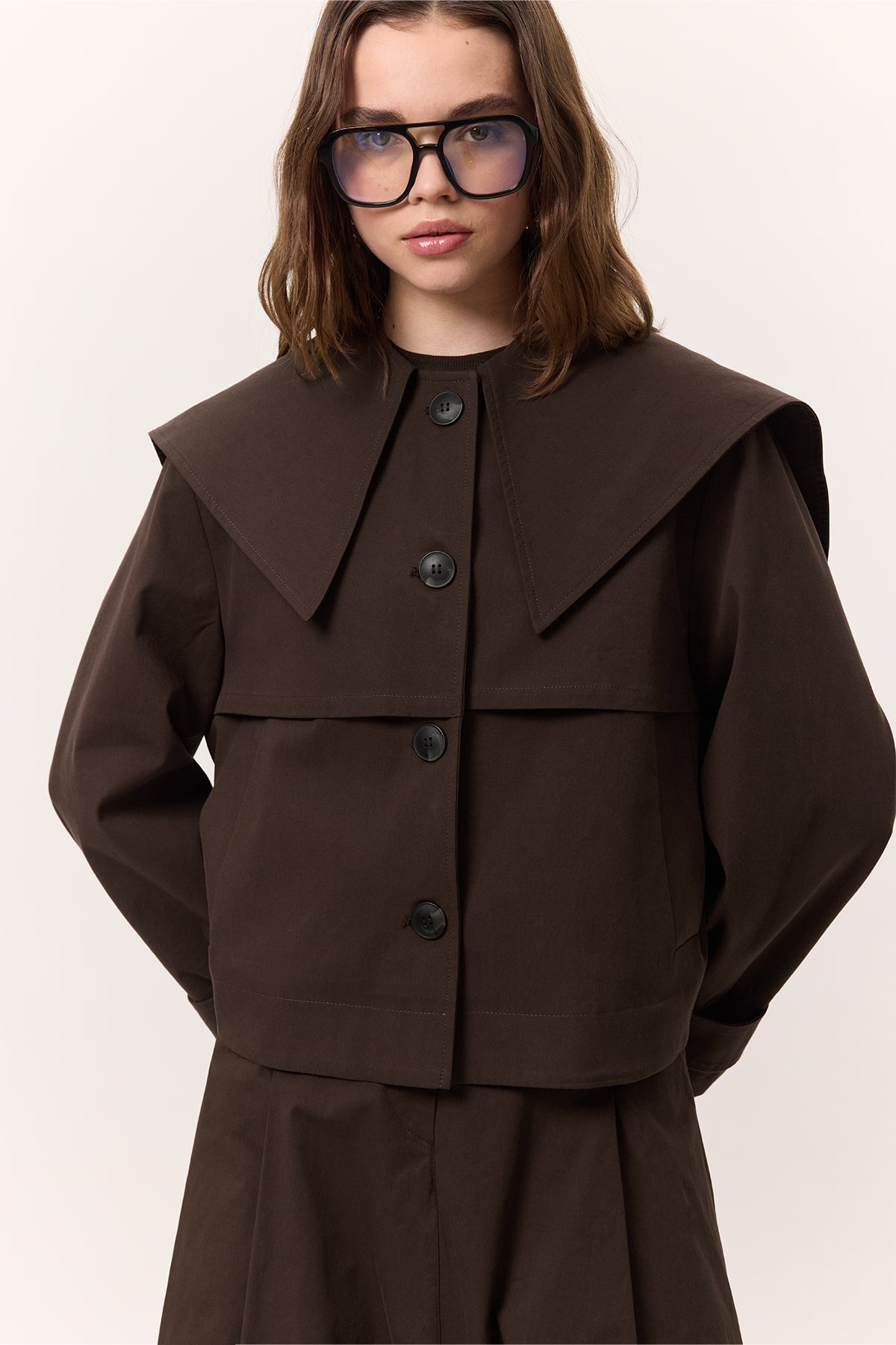 Manuka kurzer Trenchcoat Braun